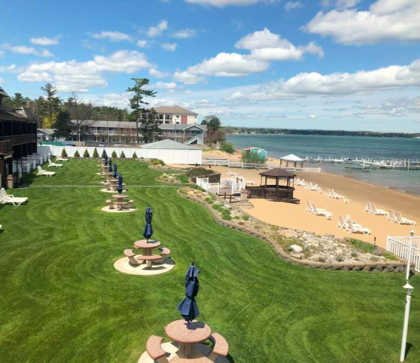The Beach Haus - Traverse City Exterior foto